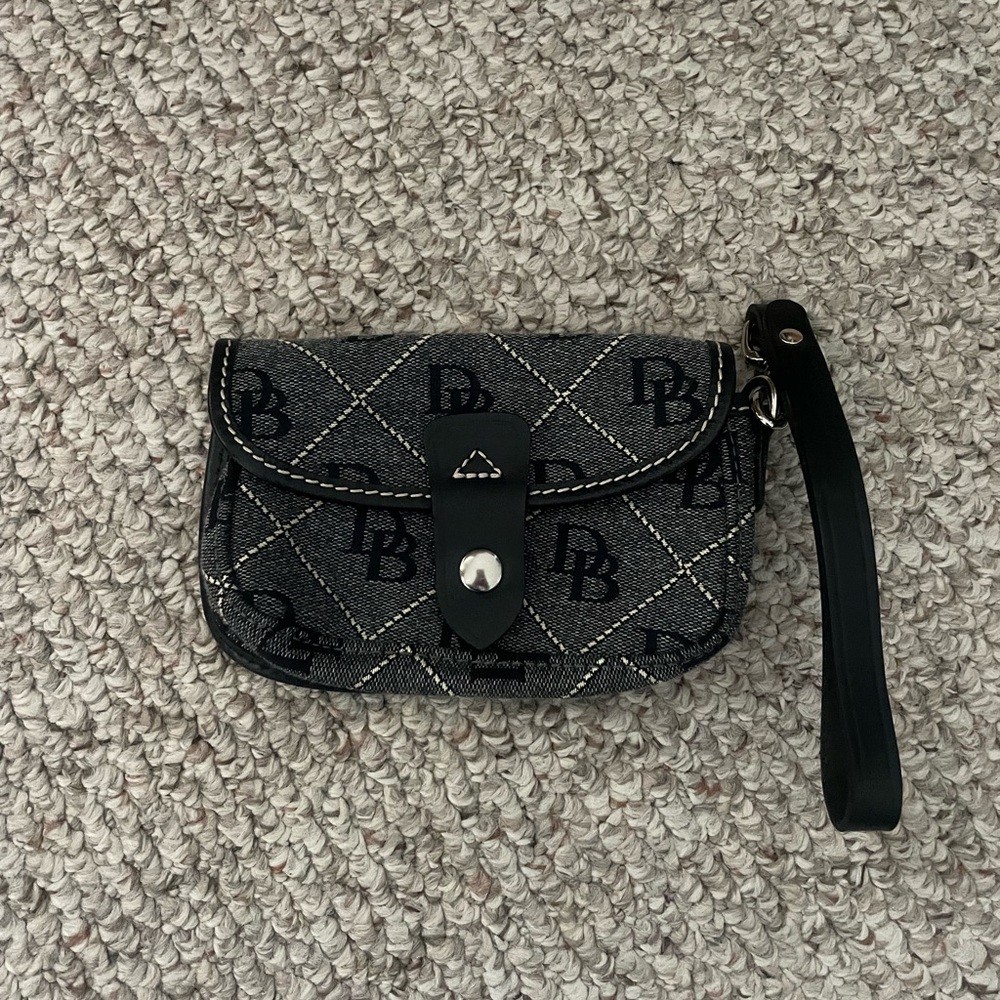 Dooney & Bourke wallet